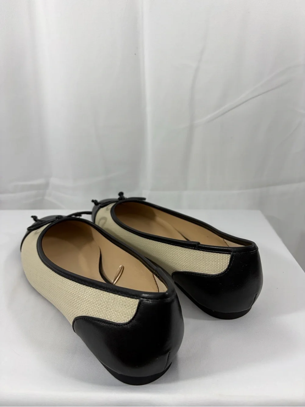 NWT Liz Claiborne Women’s Size 6 Cream Black Two-Tone Ballet Flats